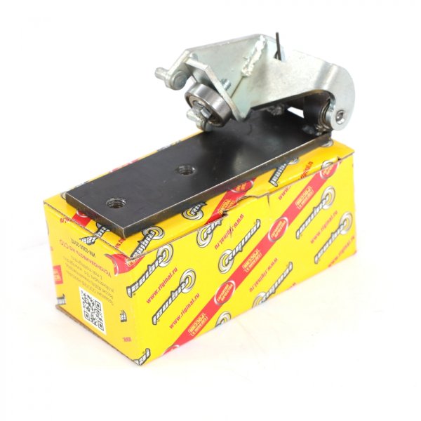 Каретка двери сдвижной Г-2705 средняя с петлей на подш Riginal