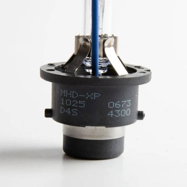 Автолампа ксеноновая D4S Lumen Xenon Performance + 50% 42V-35W (P32d-5) 4300К (компл 2шт.)